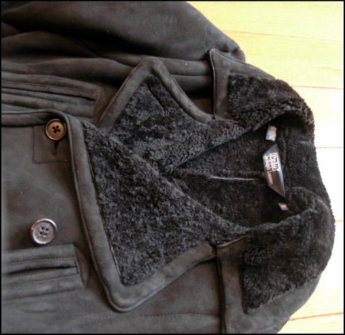 Polo coat neck etail